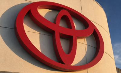 Toyota kutter elbilprisene med opptil 14.100 euro: Slik ser regnestykket ut