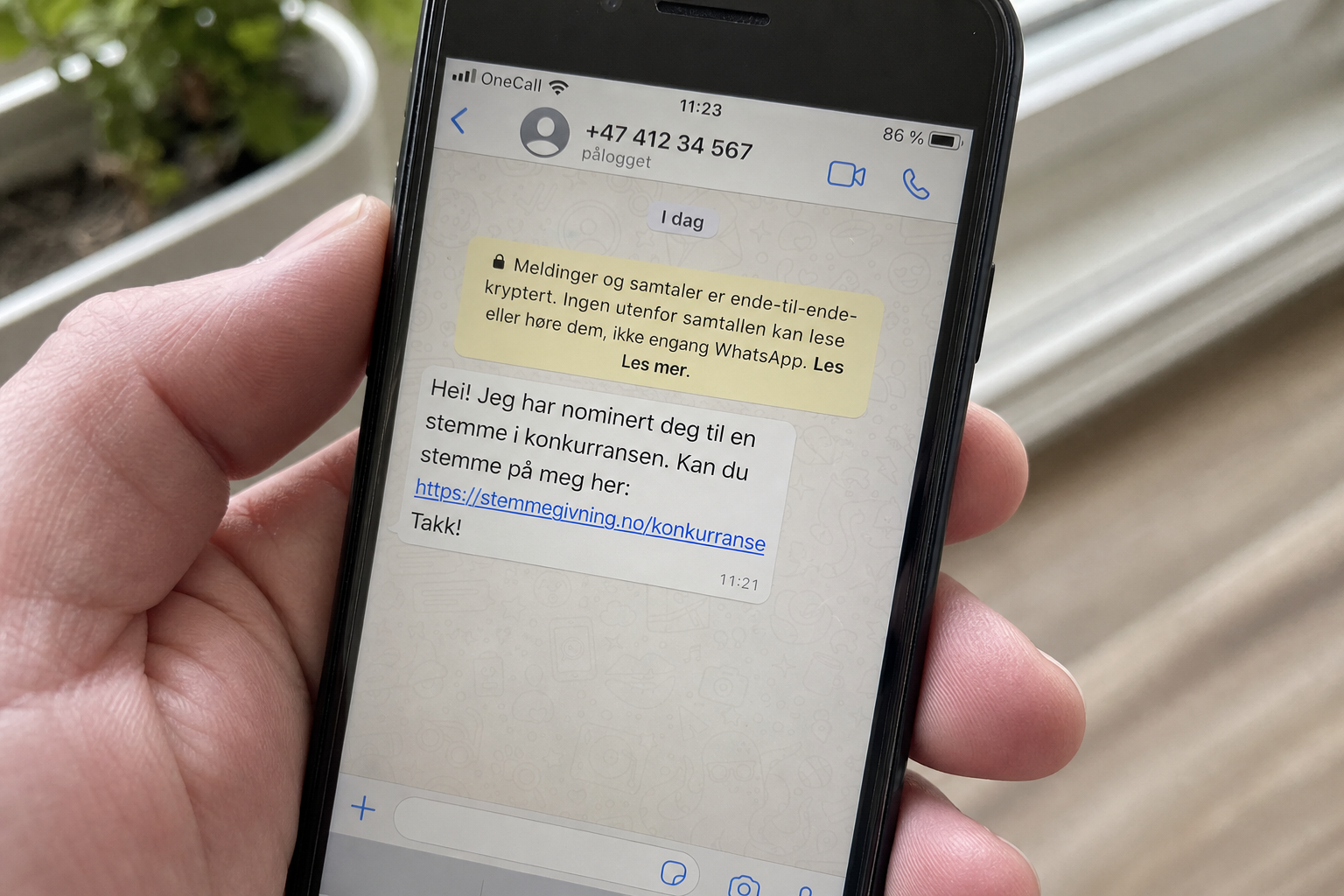 Politiadvarsel: Én WhatsApp-melding kan gi svindlere full kontroll over kontoen din
