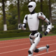 Kinesisk humanoidrobot løper 45,6 km/t: Raskere enn verdens raskeste menneske