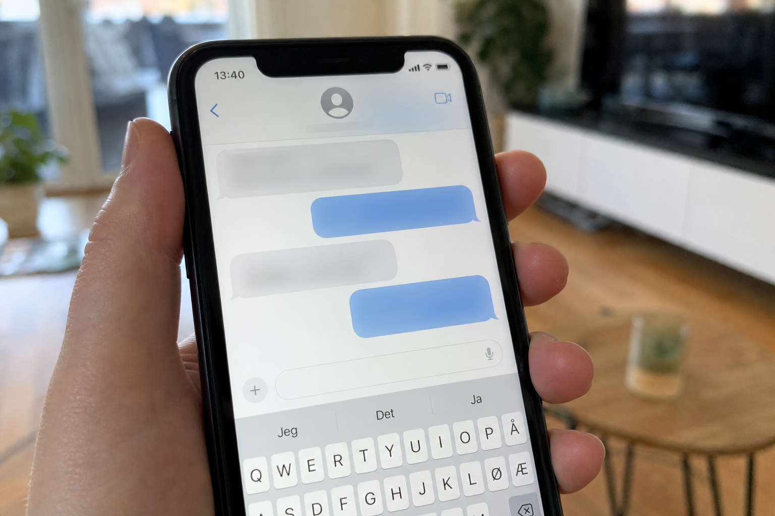 Ny undersøkelse: 27 prosent sniker seg inn på partnerens telefon, og de aller fleste vet allerede koden