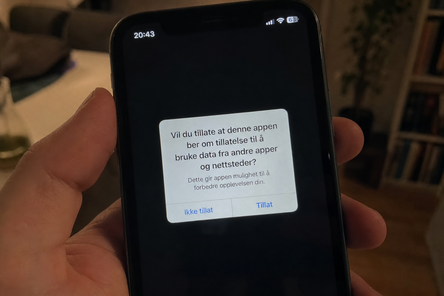 Fire års strid over: Apple må fjerne hånden og ordet «tracking» fra iPhone-varselet
