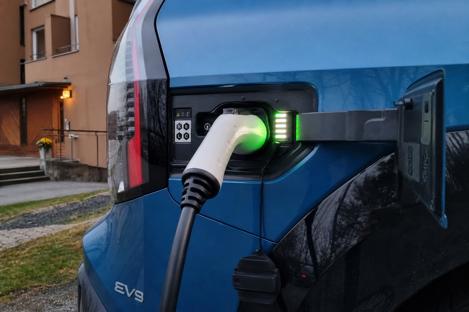 Ladet elbilen for 20 kroner: Fikk regning på 170.000 kroner 15 måneder senere