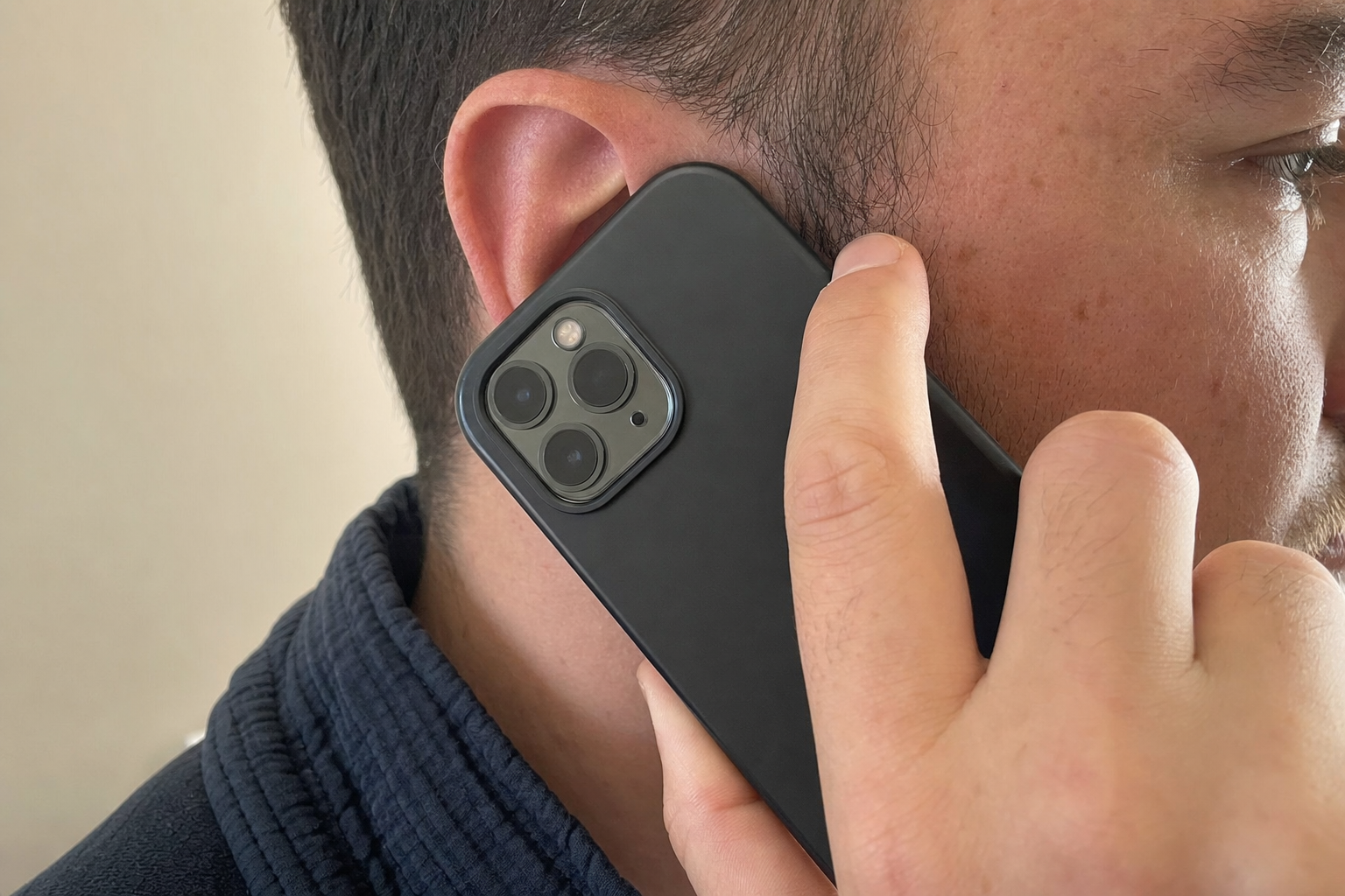 Stemmen i telefonen er en maskin, ikke sønnen din: Slik avslører du AI-svindel
