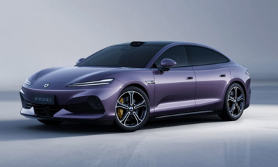 1.194 hestekrefter og 1.100 km rekkevidde: Kinesisk sportssedan står nå hos 101 forhandlere før salgsstart
