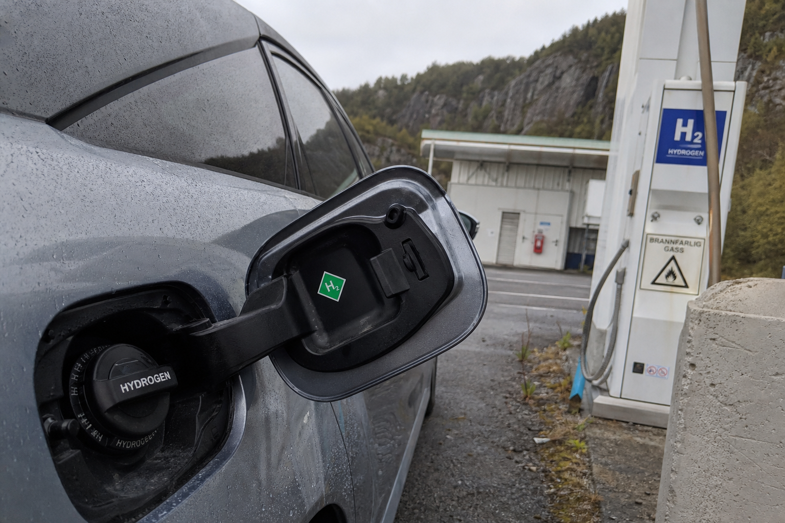 Hydrogen-bilen er en stor løgn: Leverandørene trekker seg og teknologien vakler