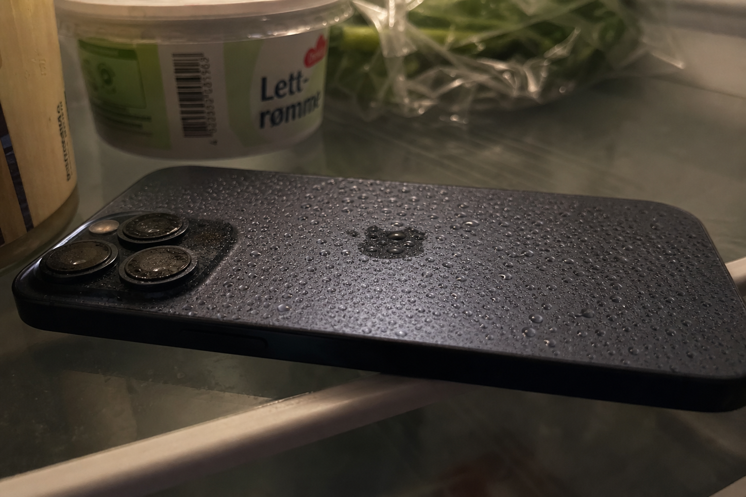 TikTok-trenden som fyller reparatørenes lommer: Slik ødelegger du iPhone innenfra