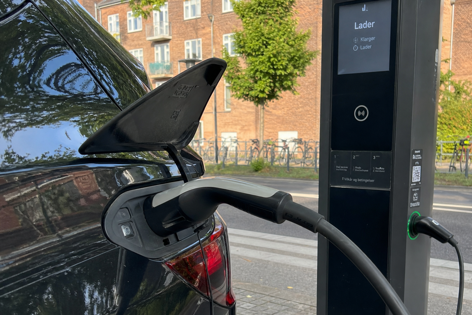 Danmarks historiske elbil-rekord trues: Skatteendringer kan snu 97-prosent-andelen