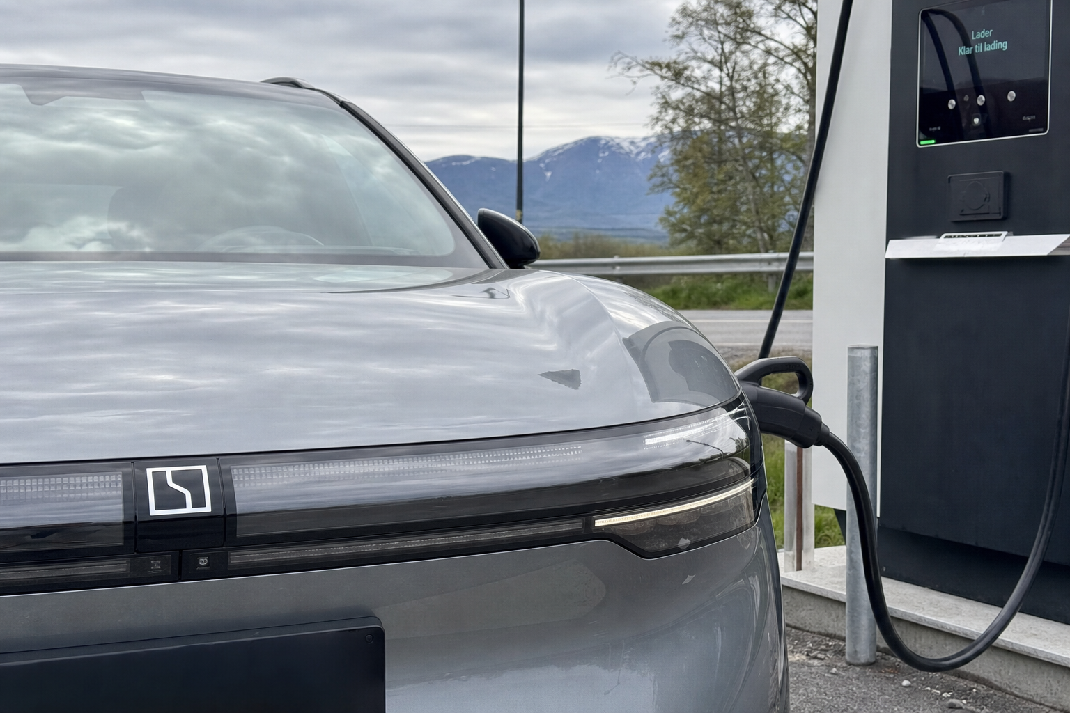 Zeekr 7X med 200.000 bestillinger slår Tesla på lading: Kinas nye elbil-stjerne er her