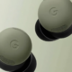 Google forbedrer Pixel Buds Pro 2 uten å selge nye ørepropper: Smartere støydemping via oppdatering og ny olivengrønn variant