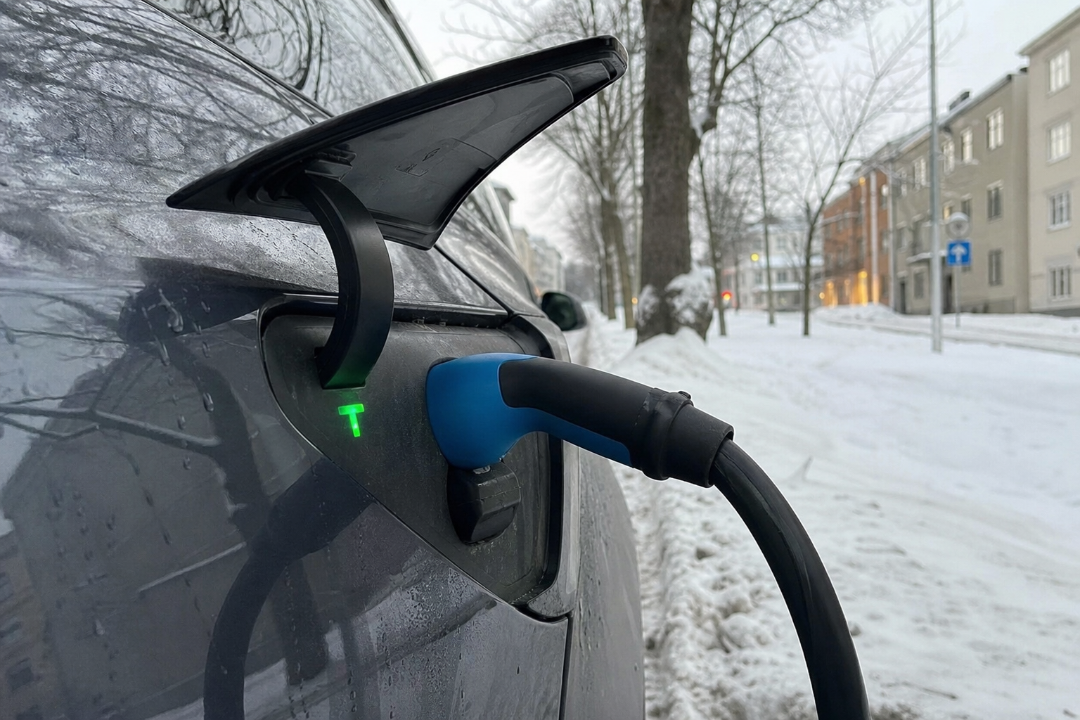 Glem brosjyre-tallene: Slik ser det ekte regnestykket ut mellom elbil og hybrid i 2026