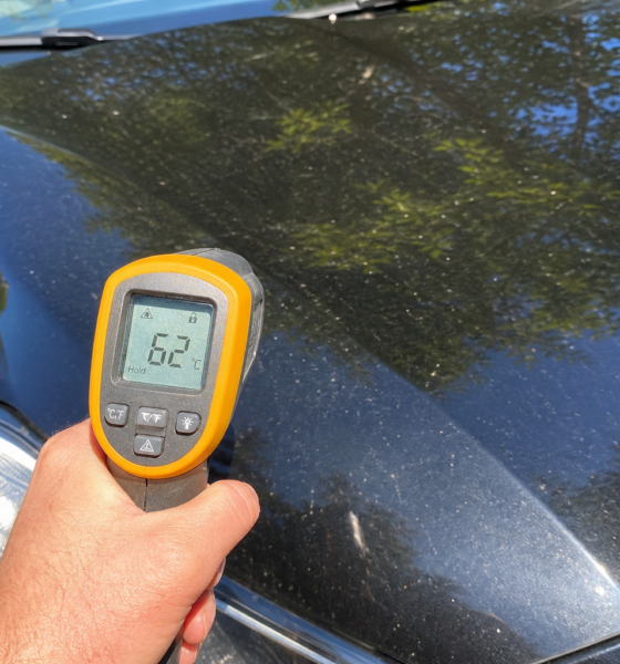 Bilfargen i sommervarmen: Panseret kan bli 62 grader, men innvendig er forskjellen mindre