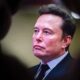 Musk avslører planene for Månen: Fabrikker, roboter og rombaserte AI-datasentre