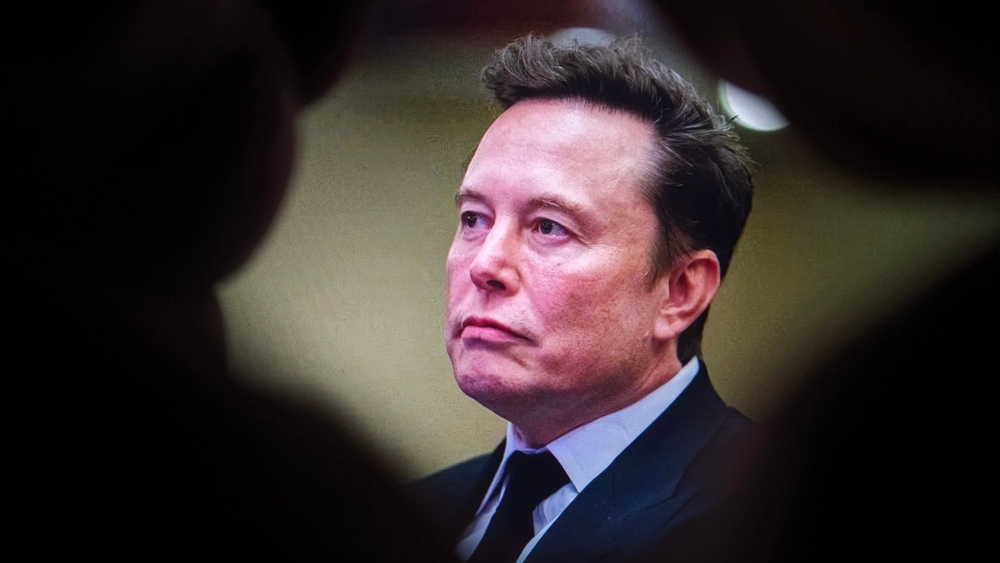 Musk avslører planene for Månen: Fabrikker, roboter og rombaserte AI-datasentre