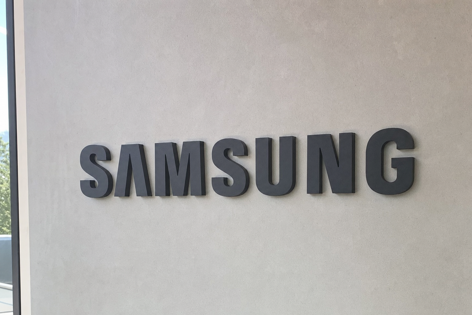Samsung bekrefter enda en ny Galaxy-telefon i år: Høytstående leder avslører planene