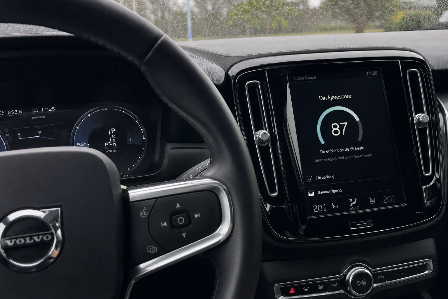 Volvo vil spare deg penger på bilforsikringen: Ny app gir rabatt til trygge sjåfører