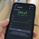 Telefonens skjulte magnetometer finner spiker og skruer i veggen