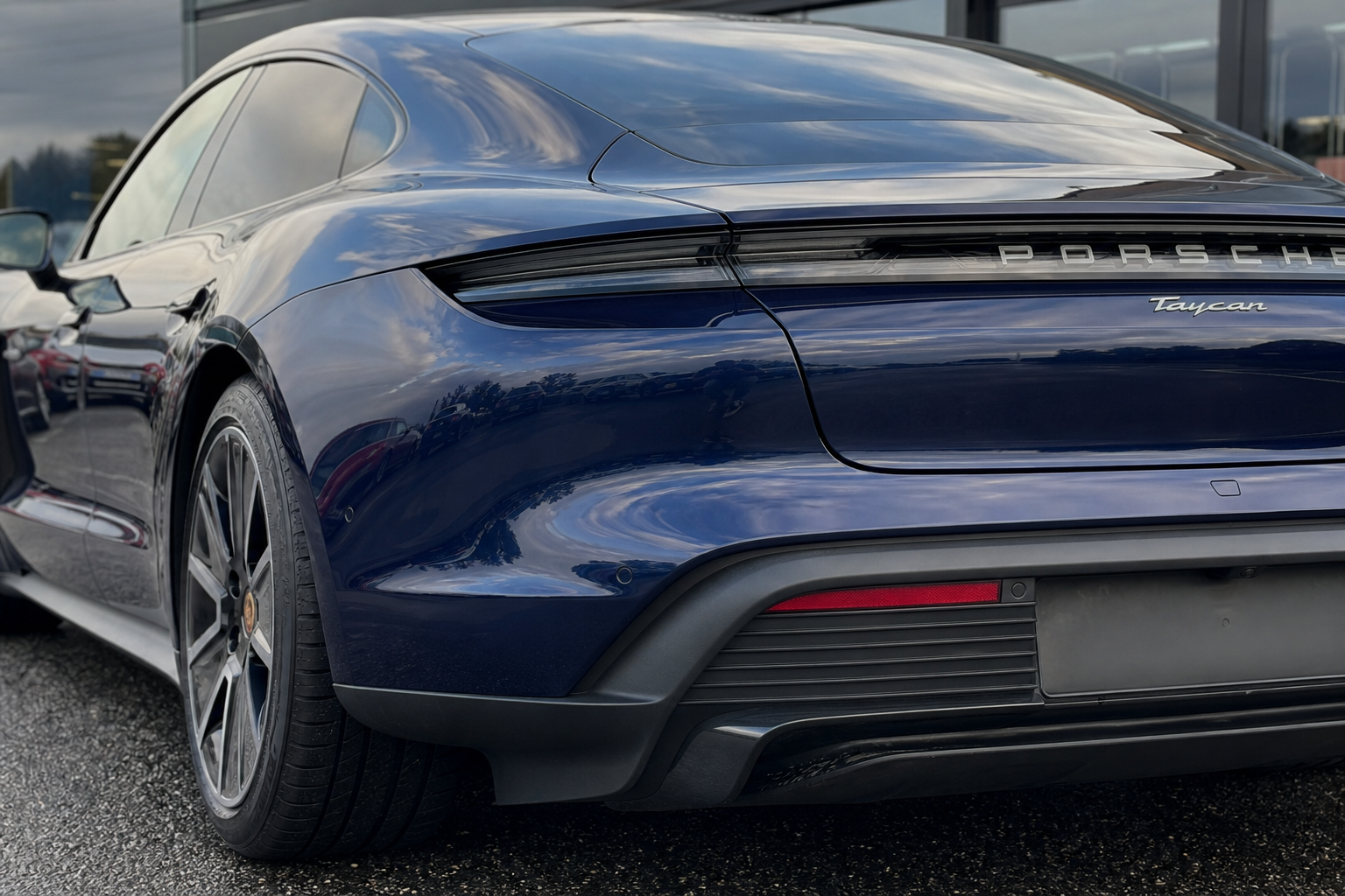 Porsche: Taycan skrottes ikke - men fremtiden etter 2030 er fortsatt uavklart