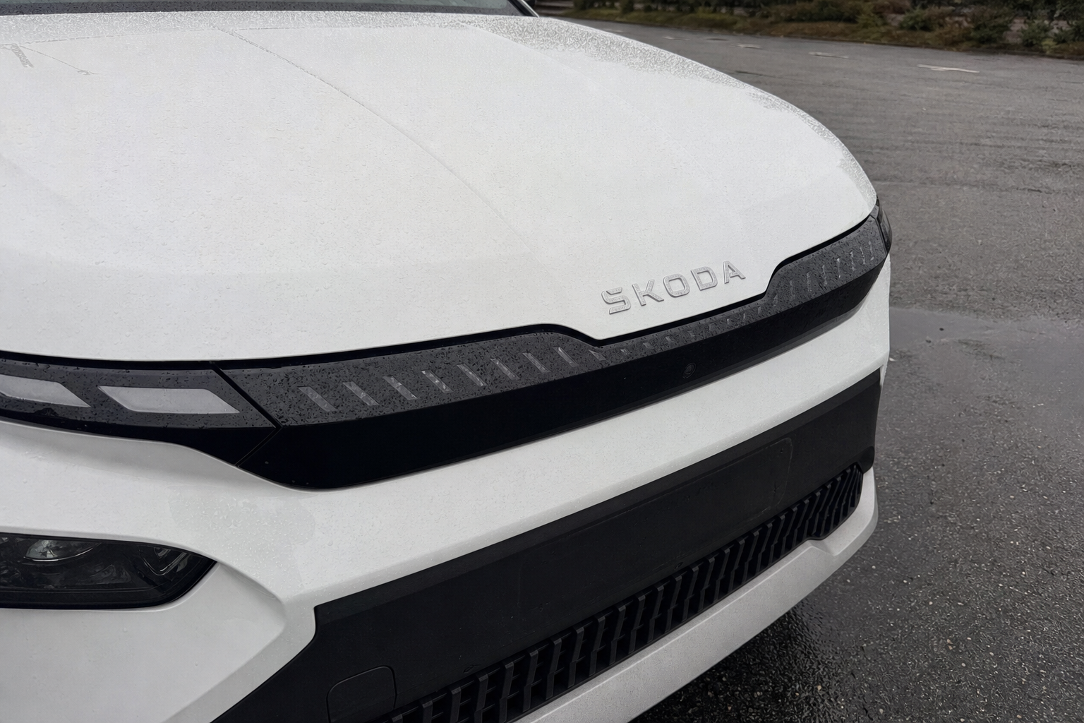 Tesla Model Y kollapser i europeisk elbilsalg: Skoda Elroq er den store vinneren i juli