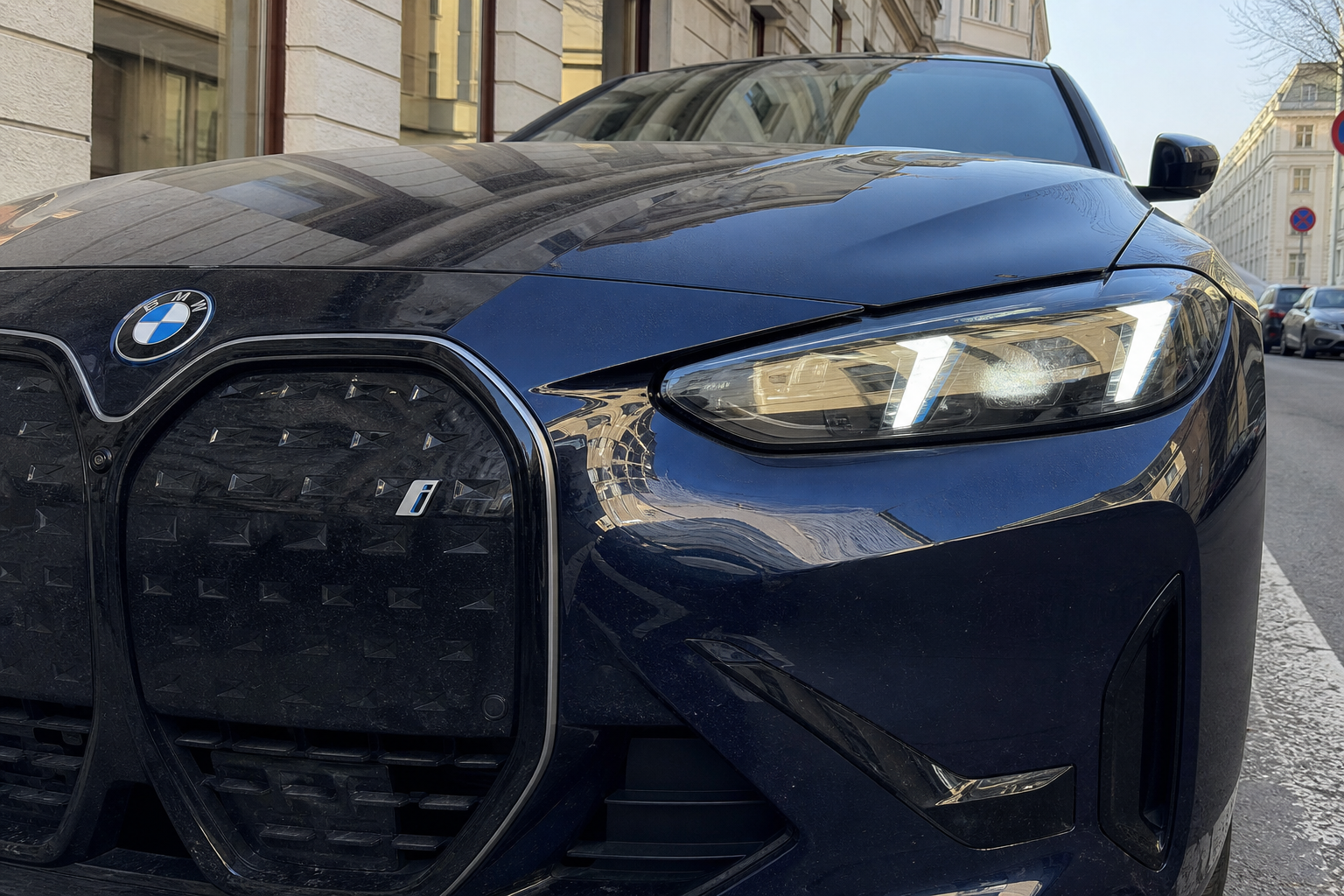 Vurderer du BMW i4? Populære elbilen kan være ute av produksjon innen året