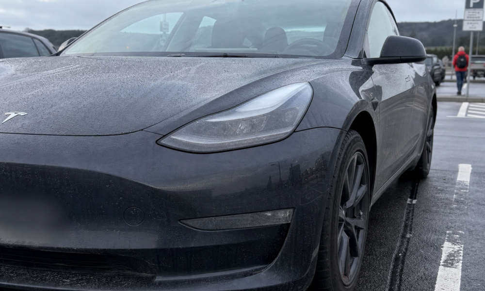 Elbilen din mister opptil 5 prosent batteri på en uke bare av å stå parkert: Her er de viktigste årsakene