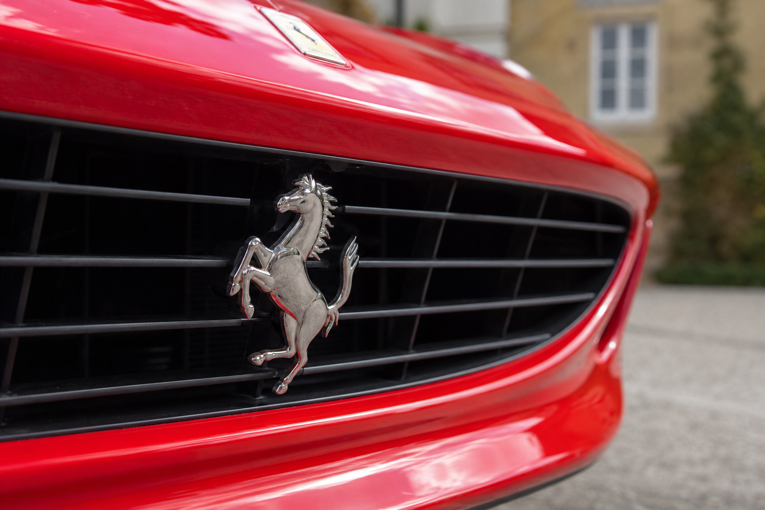 Ferrari merker generasjonsskiftet: Millennials og Gen Z er nå de største kundene
