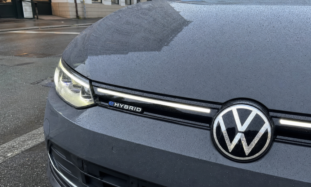 Golf og T-Roc er endelig fullhybrid: VW angriper Renault og Toyota med to nye modeller