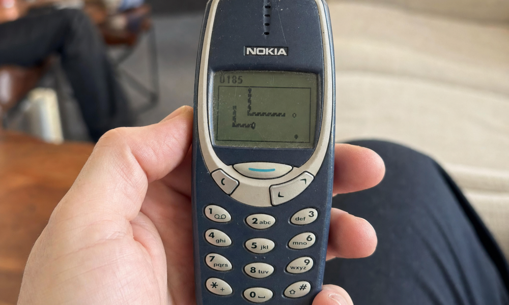 Byttet Galaxy S24 Ultra mot Nokia 3210 i en uke: Resultatet overrasket ham selv