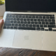 MacBook, ThinkPad og Dell XPS holder verdien: Slik mye får du for laptopen på Finn.no