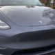 Teslas selvkjørende system aktiv da 29-åring omkom: En fremmed trakk babyen ut av brennende bil