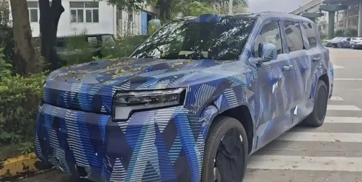 Første blikk: BYDs nye kantete SUV ligner Land Rover Defender og blir billigere lillesøster til Ti 7