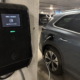Lader du elbilen i parkeringshuset: Disse ekstragebyrene dukker opp på regningen