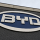 BYD og Xpeng utfordrer Tesla med egne lynlade-nett i Europa: Slik endres kartet
