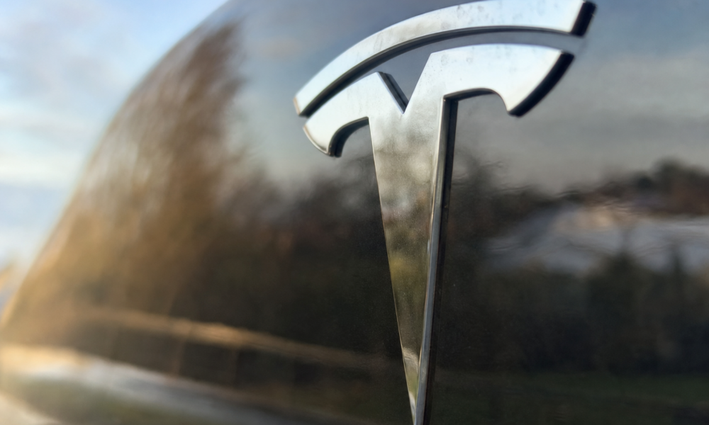 Tesla-Robotaxi doblet på seks uker: Én million miles uten sjåfør bak rattet