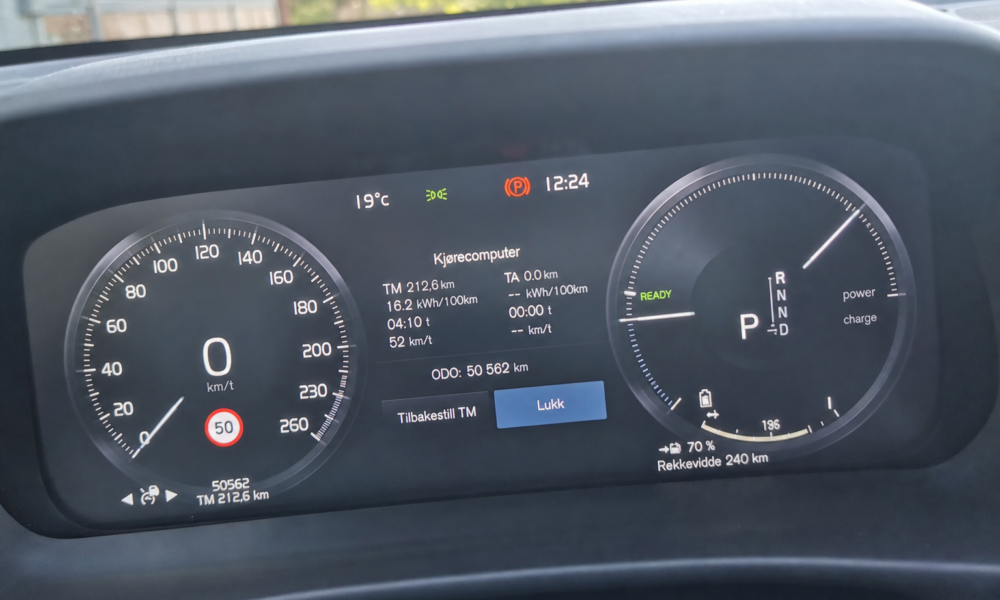 Kjører du elbilen sånn, sliter du batteriet 2,5 ganger raskere: Ny studie viser hvorfor
