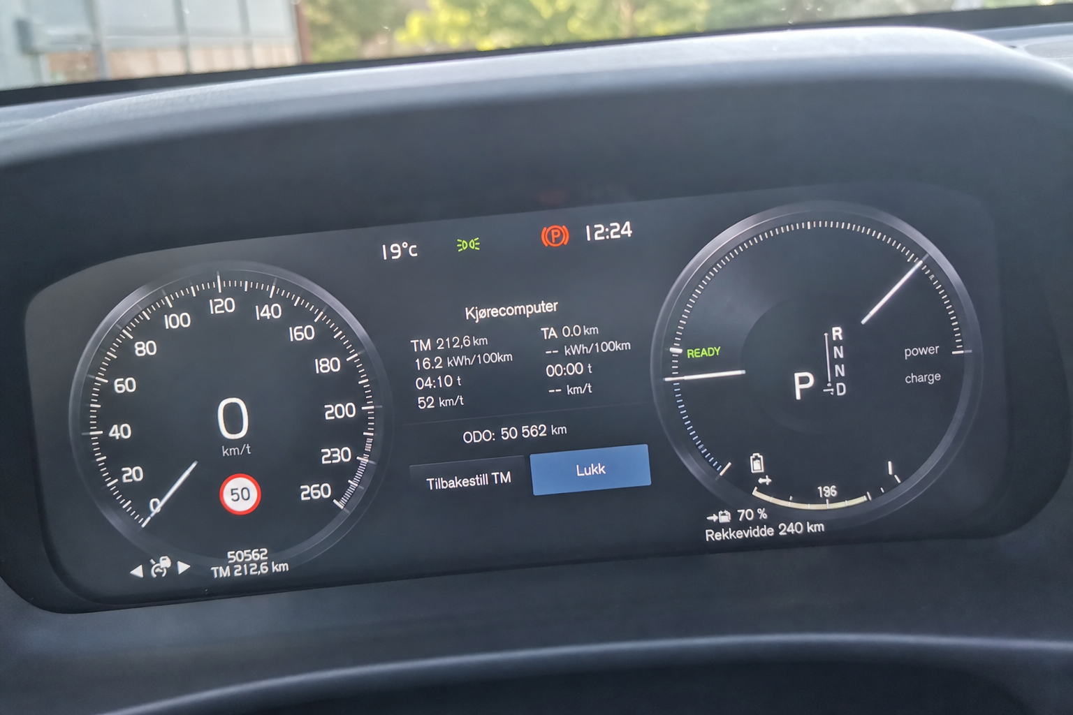 Kjører du elbilen sånn, sliter du batteriet 2,5 ganger raskere: Ny studie viser hvorfor