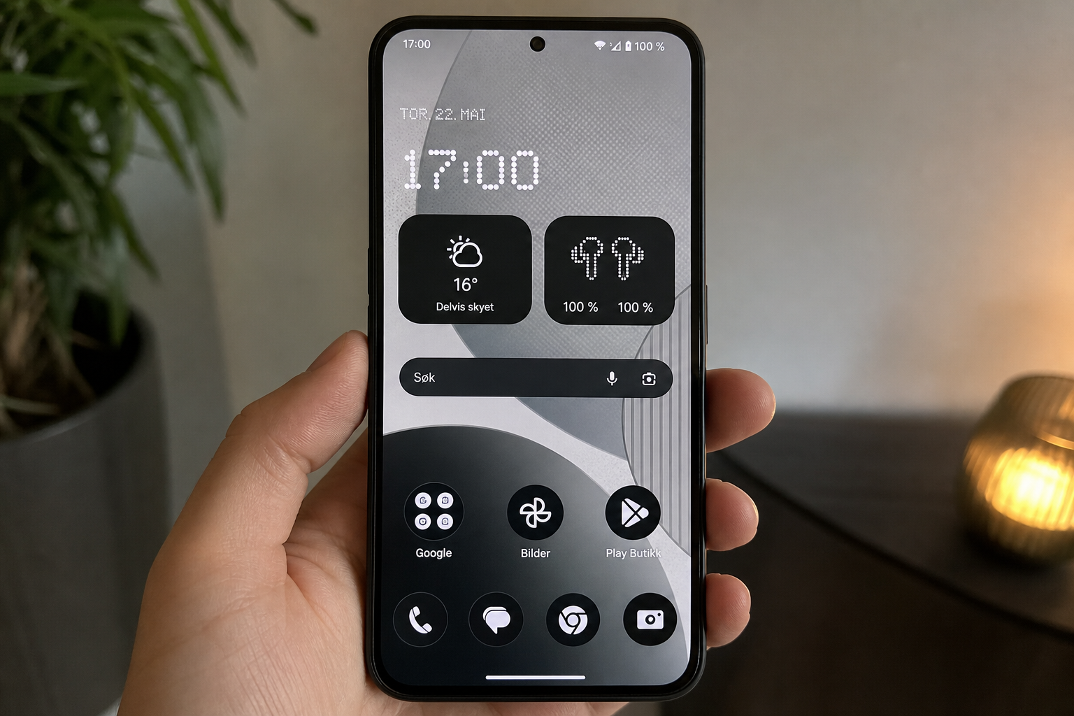 Nothing Phone 4b testet: Den rimelige telefonen som faktisk gjør noe annerledes i 2026