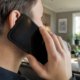 Stemmen i telefonen er ikke alltid ekte: Slik avslører du AI-kloningen