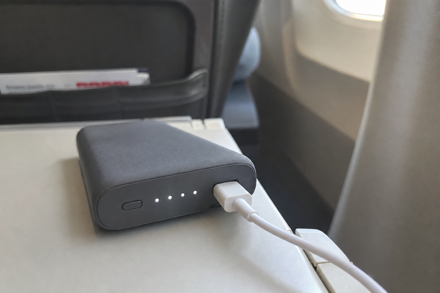 Reiser du med Lufthansa eller Air France: Powerbank er forbudt om bord, sjekk reglene nå