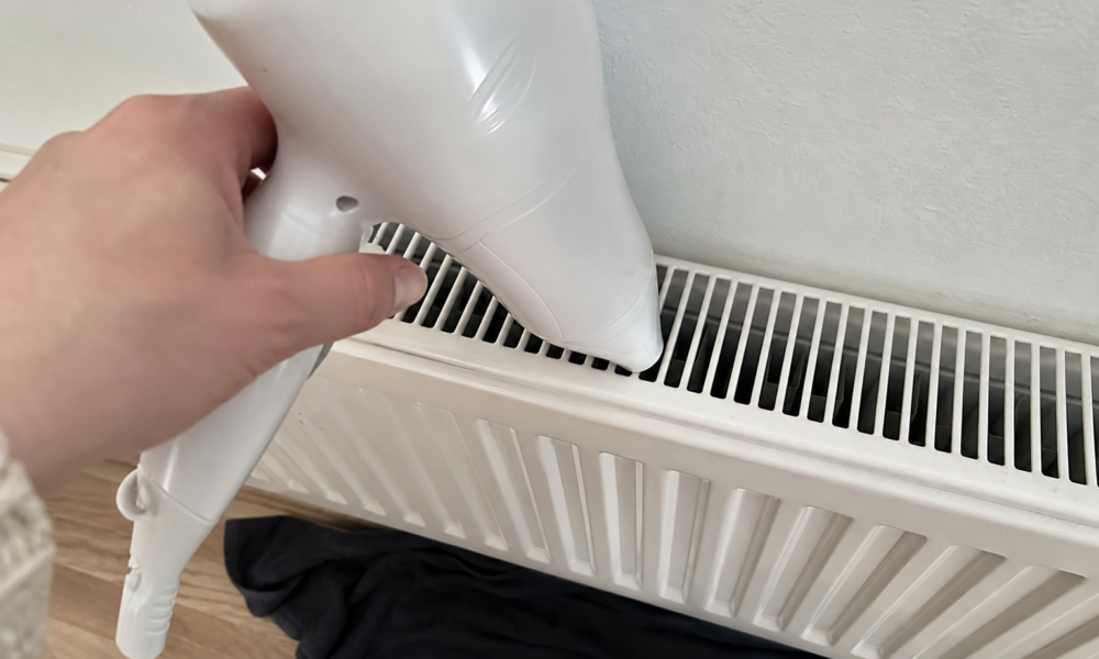 Rengjør radiatoren riktig: Dette trikset sparer deg ekte penger