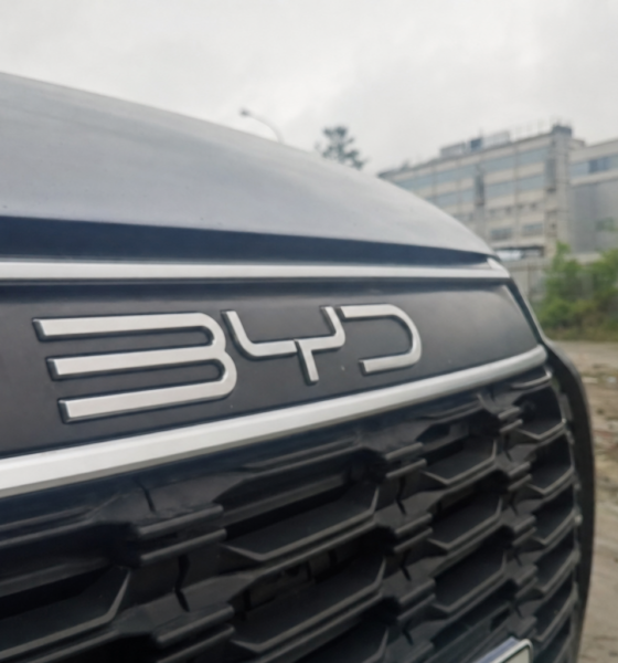 BYD-fabrikken i EU: Slik er forholdene der elbilene norske kunder kjøper produseres