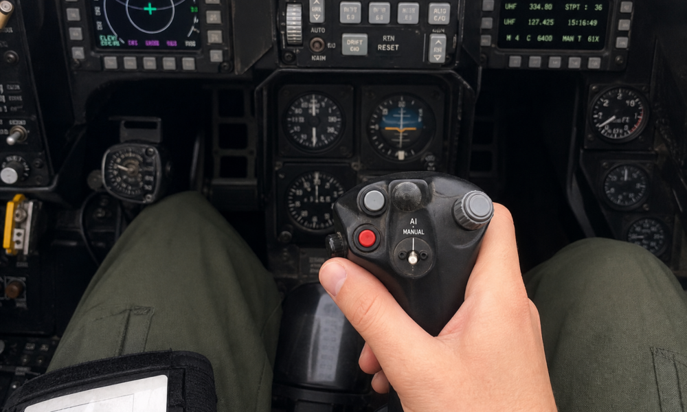 AI fikk kontrollen over et operativt F-16: Dette forteller Air Force om resultatet