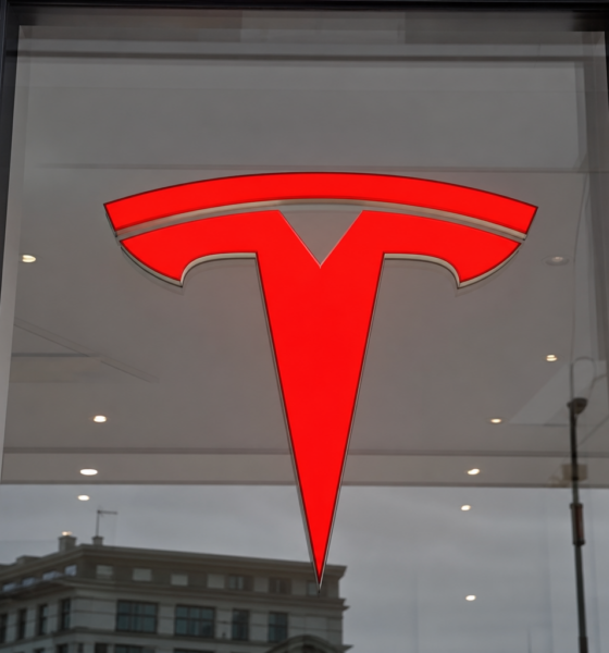 Tesla Roadster presenteres 1. oktober: Første blikk etter ni år med venting