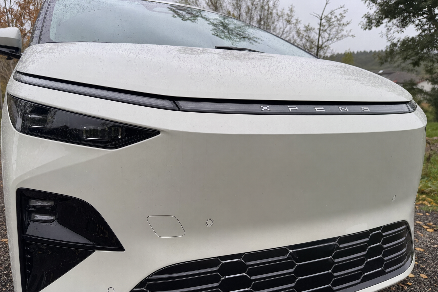 Første kinesiske bil kaprer Tysklands luksus-bilpris: XPENG X9 slår europeisk konkurranse på hjemmebane