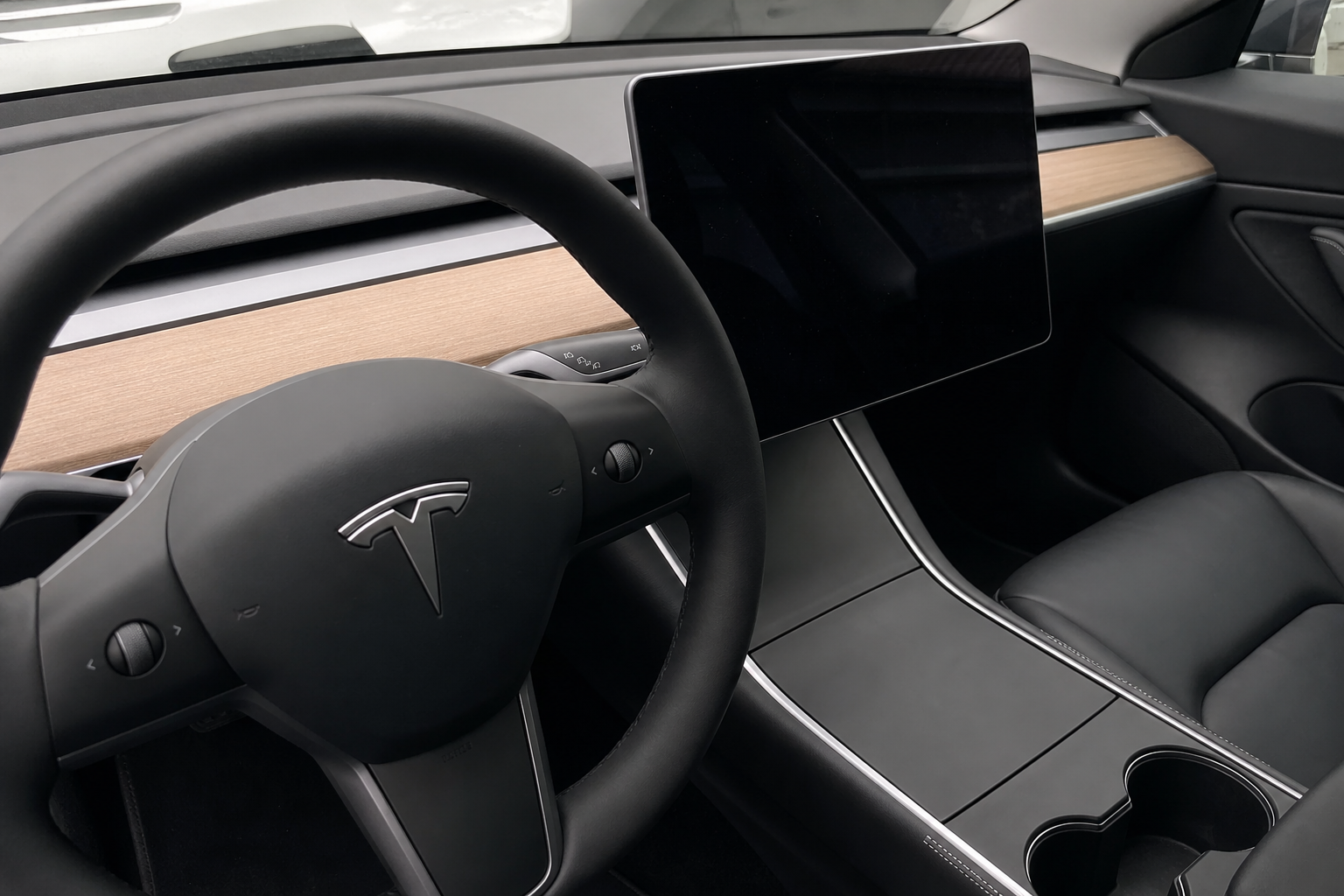 43 videoer av sovende Tesla-sjåfører: Krav om gransking tre uker før EU-avstemning