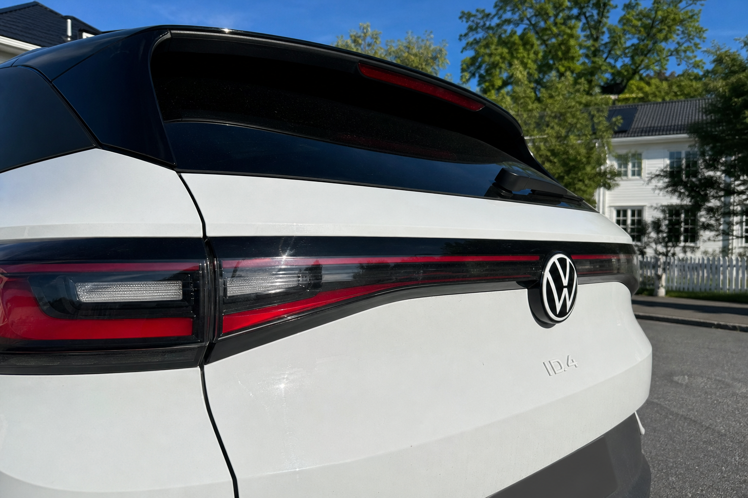 Bare 94 av 13.451 valgte fossilbil i august: Volkswagen ID.4 slo Toyota bZ4X til topps