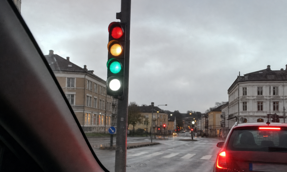 Fjerde farge foreslås på trafikklyset: Slik skal den hvite signaleringen fungere