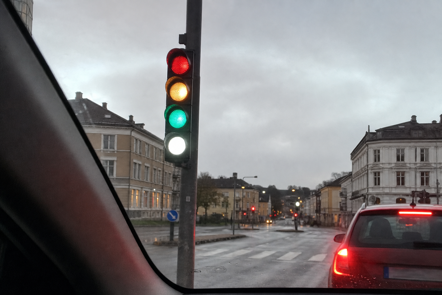 Fjerde farge foreslås på trafikklyset: Slik skal den hvite signaleringen fungere