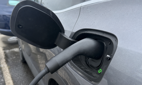 Kinesisk batteri i serieproduksjon lader 500 km rekkevidde på tolv minutter