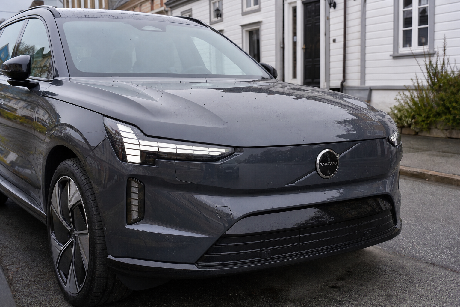 Volvos nye elbil bygges 90 prosent saktere enn planlagt: Norske bestillere må vente til 2027