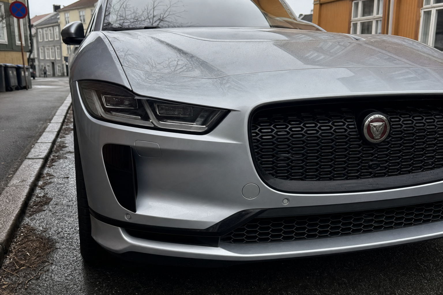 29 000 Jaguar I-Pace tilbakekalles igjen: Batterifeil kan gi brann uten forvarsel